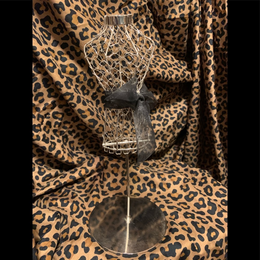 Jewelry mannequin for earrings or????